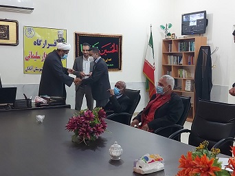 مراسم تکریم از مداحان و شاعران آیینی شهرستان آبادان برگزار شد