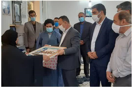  به مناسبت هفته نیروی انتظامی از خانواده شهداء در رامشیر تجلیل شد